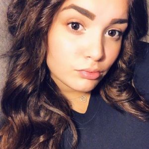 Meet your Posher, Yuliana